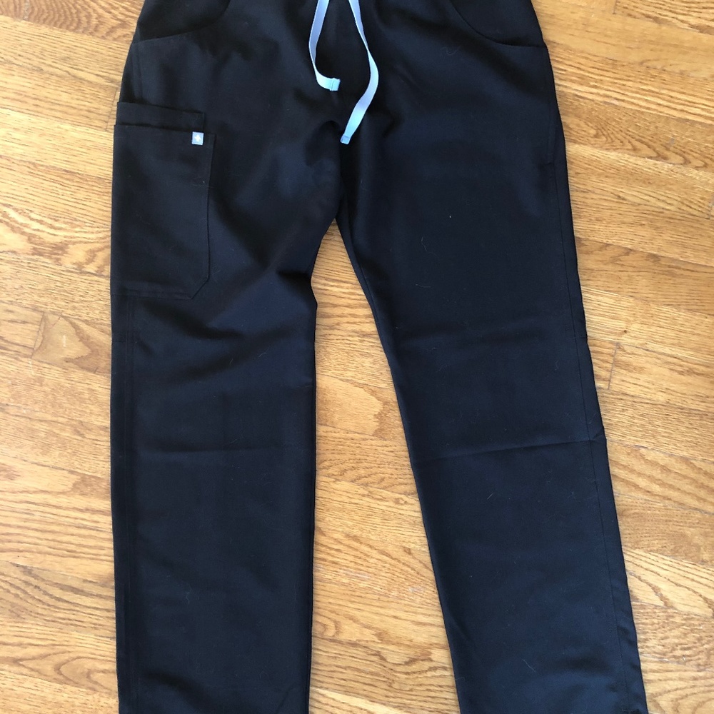 Figs Kaden Cargo Scrubs size M